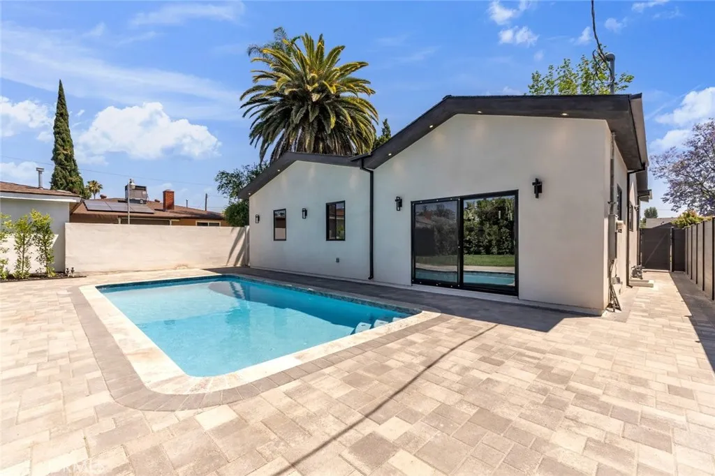 Additional image 100 of 7115 Matilija Avenue, Van Nuys, CA 91405