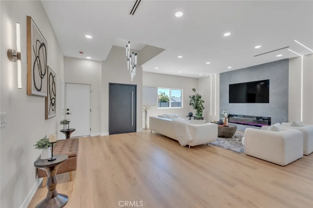 Additional image 68 of 7115 Matilija Avenue, Van Nuys, CA 91405