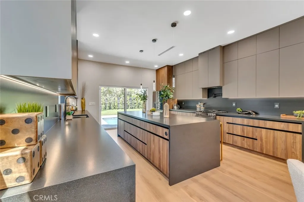 Additional image 78 of 7115 Matilija Avenue, Van Nuys, CA 91405