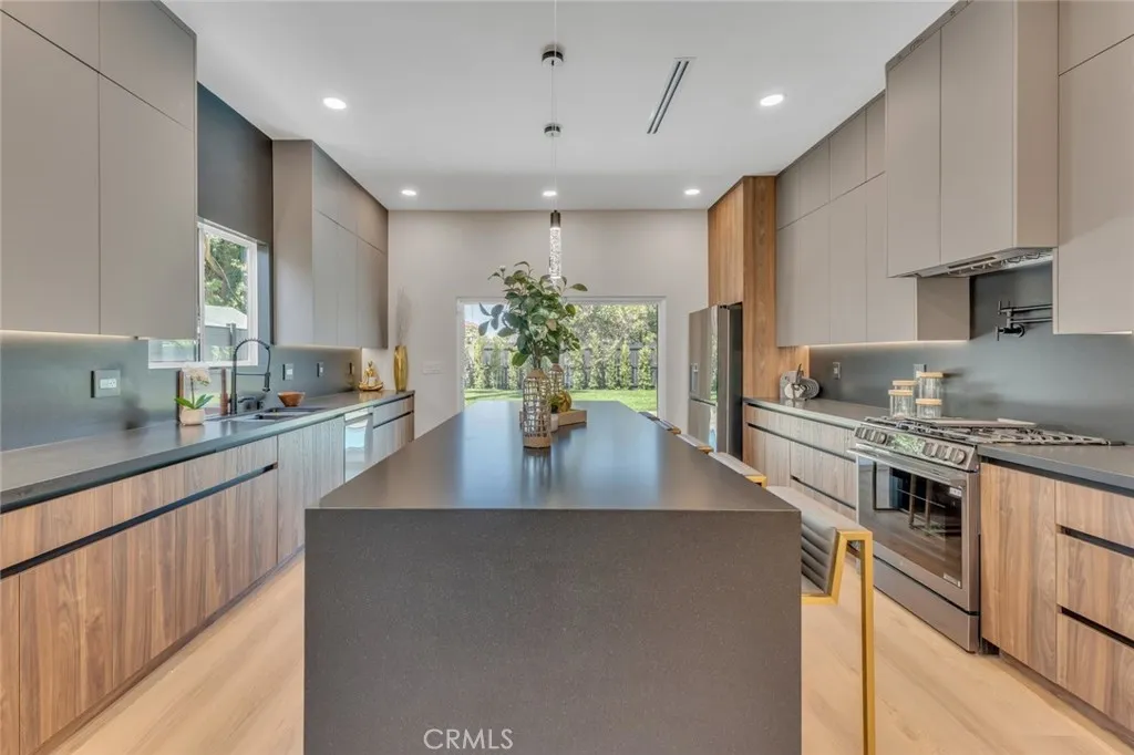 Additional image 77 of 7115 Matilija Avenue, Van Nuys, CA 91405