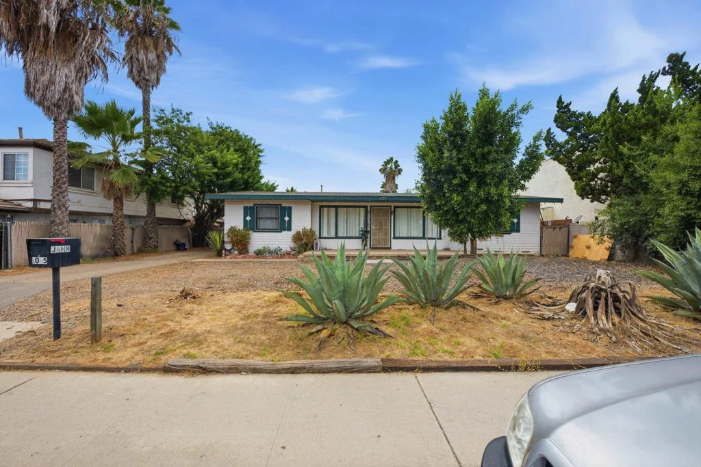 1045 N Escondido Boulevard, Escondido, CA 92026
