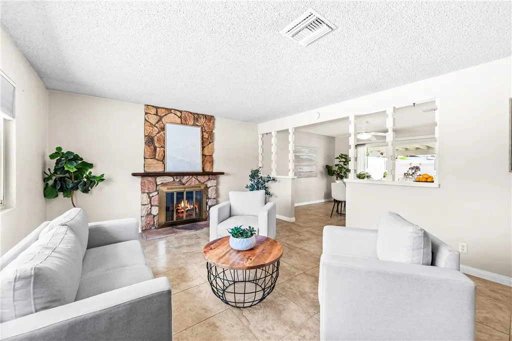 Additional image 4 of 11882 Bartlett St, Garden Grove, CA 92845