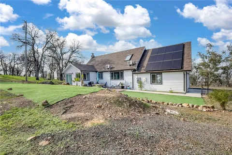 211 Sunny Hills Road, Bangor, CA 95901 - MLS#: OR25017960