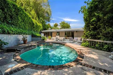 15100 Del Gado Drive, Sherman Oaks, CA MLS: SR25078343