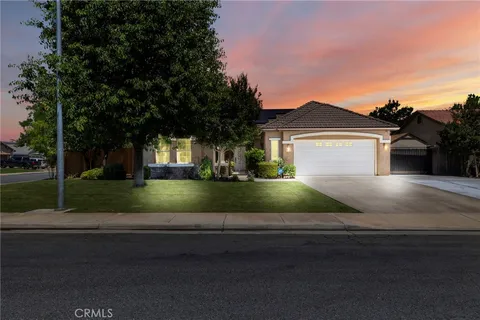 308 Riesling Vines Street, Bakersfield, CA MLS: SR25112853