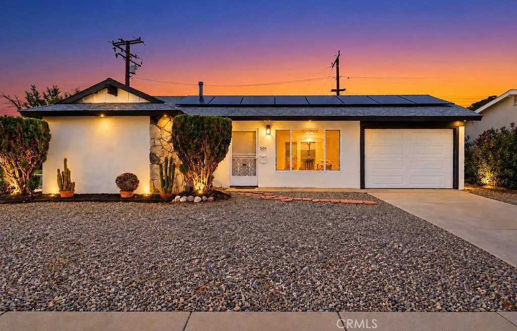 500 E Thornton Ave, Hemet, CA 92543 photo 2