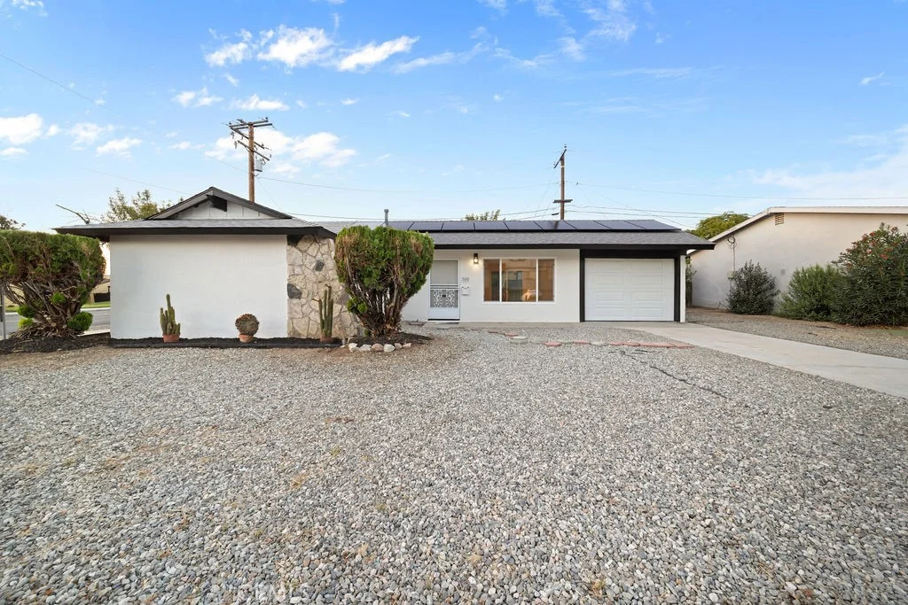 500 E Thornton Ave, Hemet, CA 92543