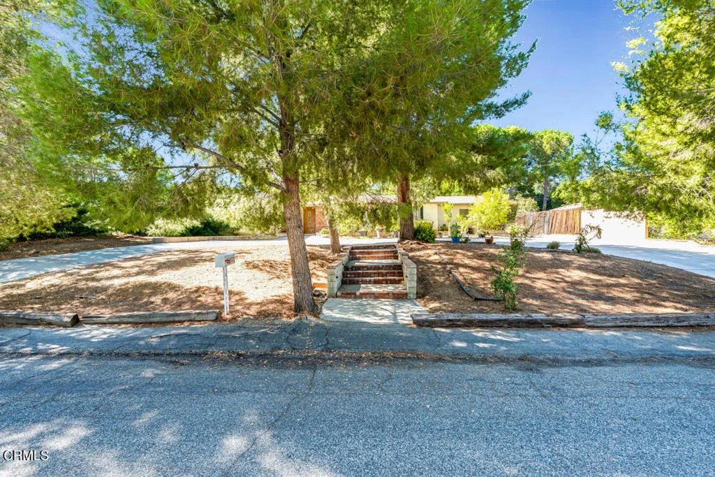 42041 Ivesgrove Drive, Quartz Hill, CA 93536