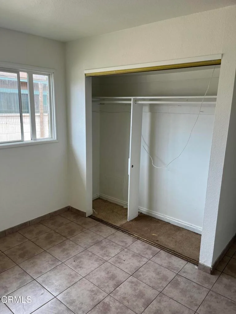 1242 W Juniper Street, Oxnard, CA 93033