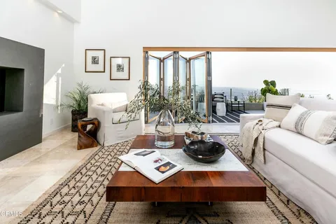 8326 Grand View Drive, Los Angeles, CA 90046 - MLS#: P1-20770