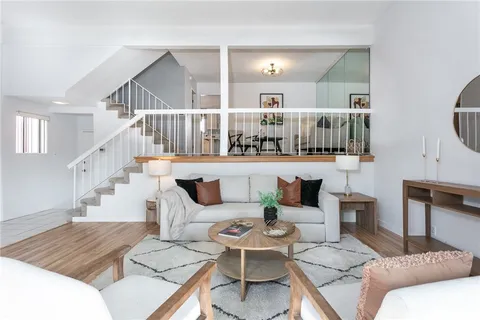 18425 Saticoy Street Unit 5, Reseda, CA MLS: SR25105779