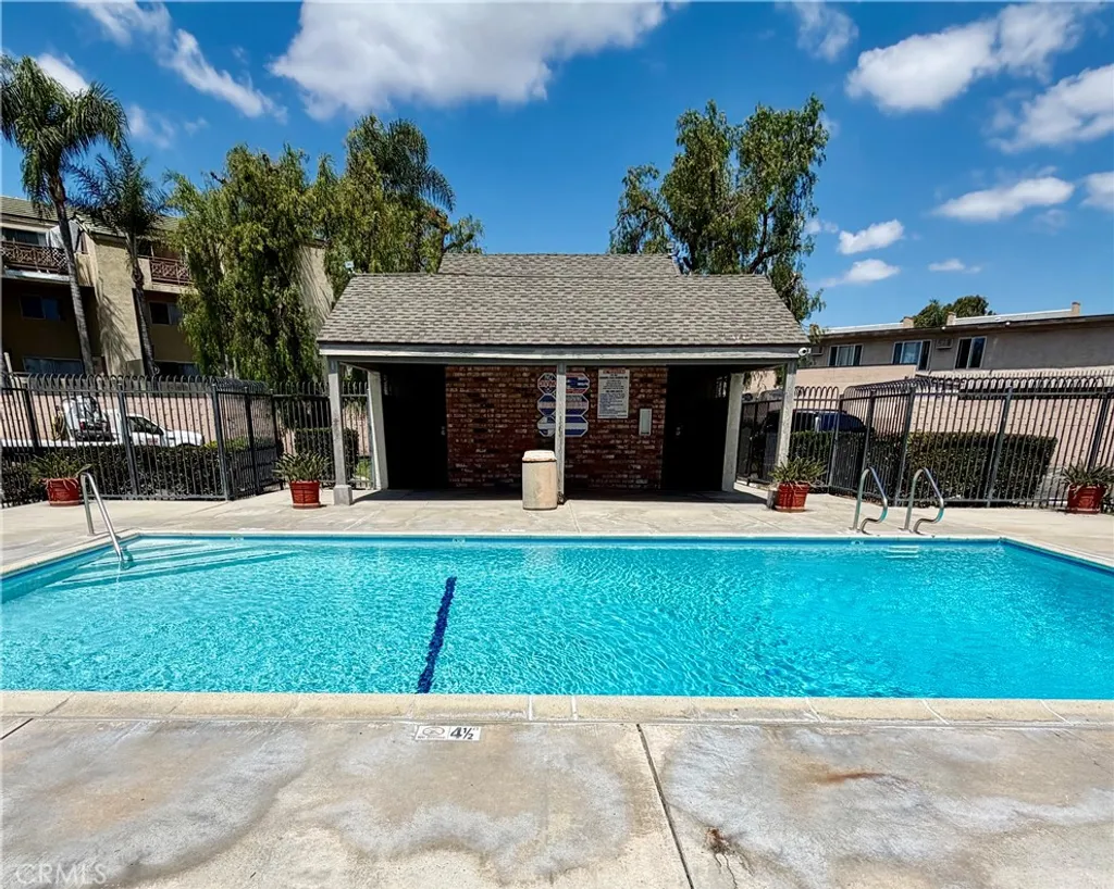 Additional image 2 of 1707 Normandy Place Unit D, Santa Ana, CA 92705