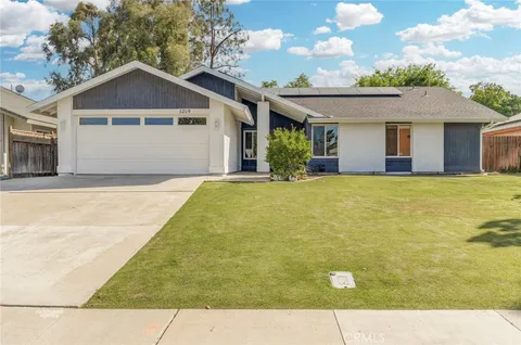 5209 Pla Vada Drive, Bakersfield, CA MLS: NS25107640