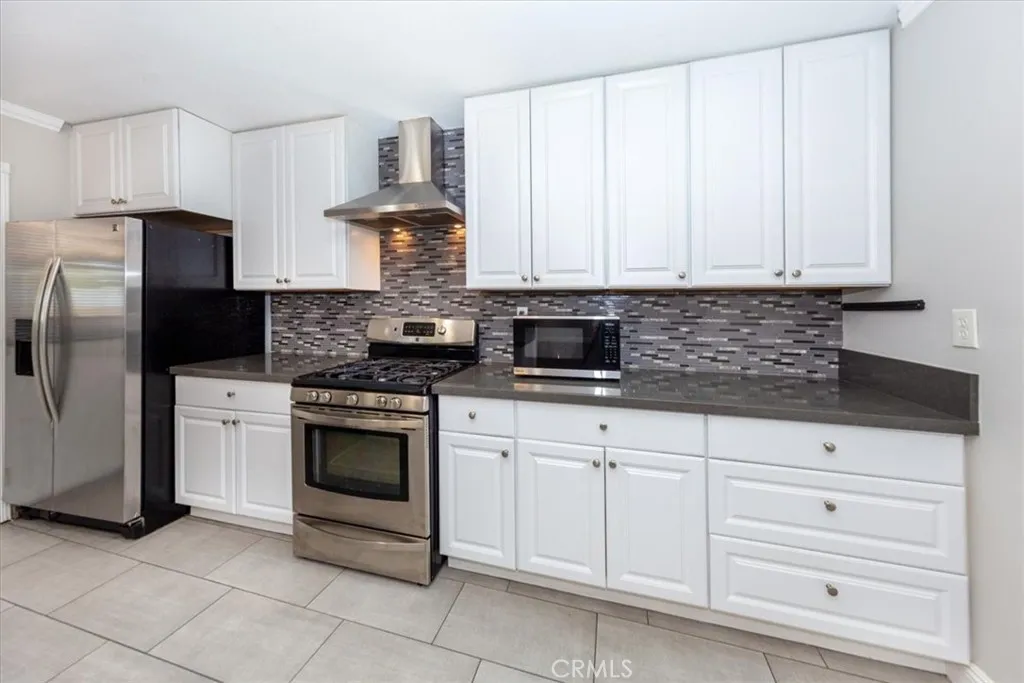 Additional image 9 of 23000 Lull Street, Canoga Park, CA 91304