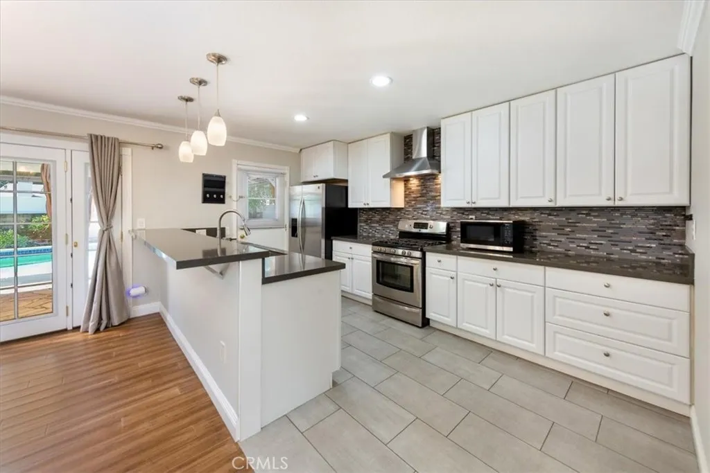 Additional image 8 of 23000 Lull Street, Canoga Park, CA 91304