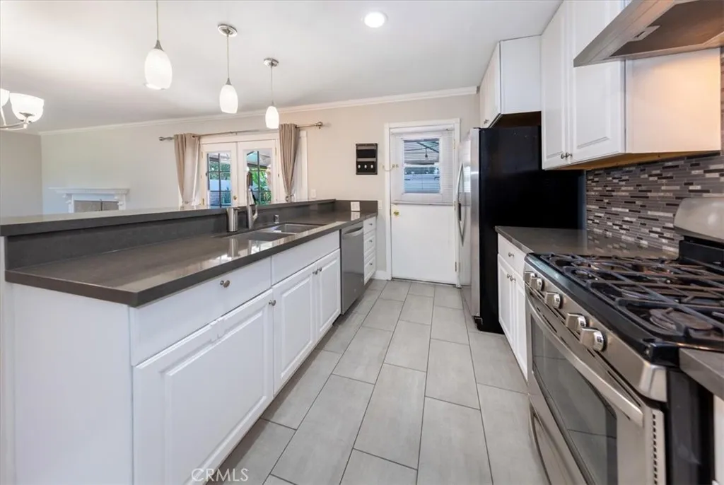 Additional image 10 of 23000 Lull Street, Canoga Park, CA 91304