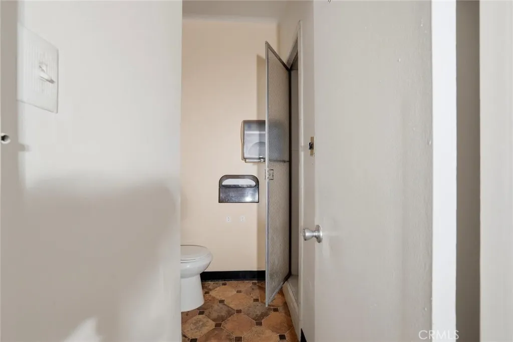 Additional image 38 of 105 S Locust Street, Inglewood, CA 90301