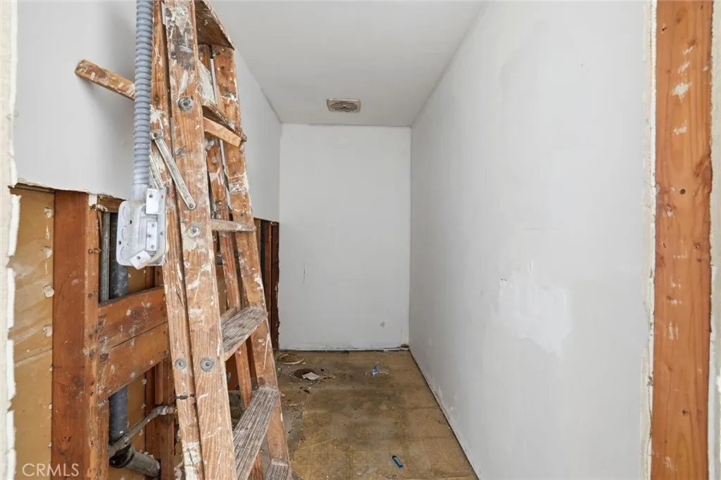 Additional image 98 of 105 S Locust Street, Inglewood, CA 90301