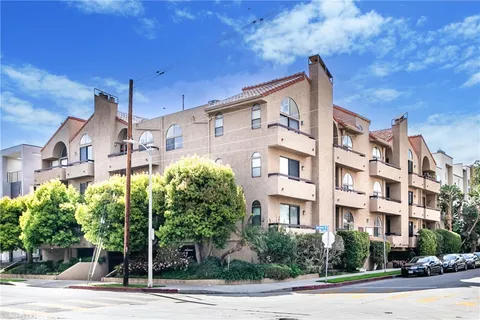 14572 Dickens Street Unit 103, Sherman Oaks, CA MLS: SR25073651