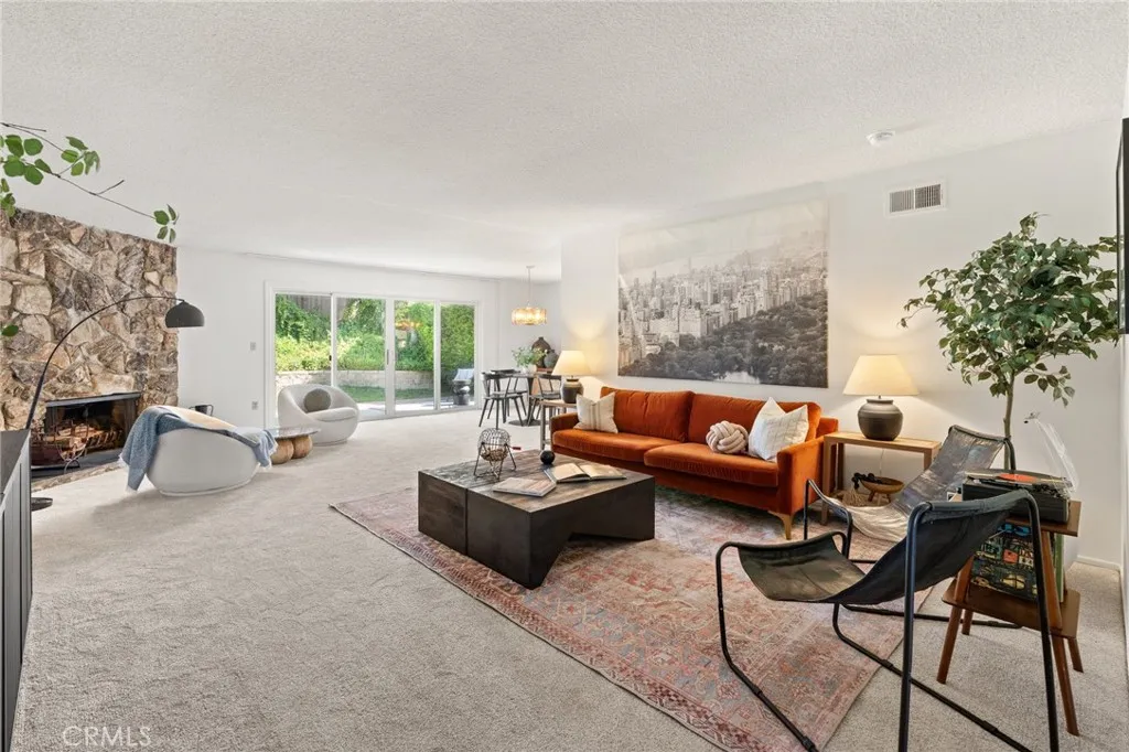 Additional image 2 of 20631 Romar St, Chatsworth, CA 91311