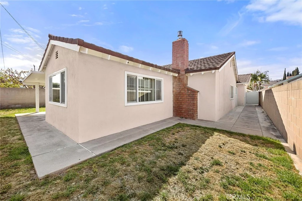 341 E Parkwood Ave, La Habra, CA 90631