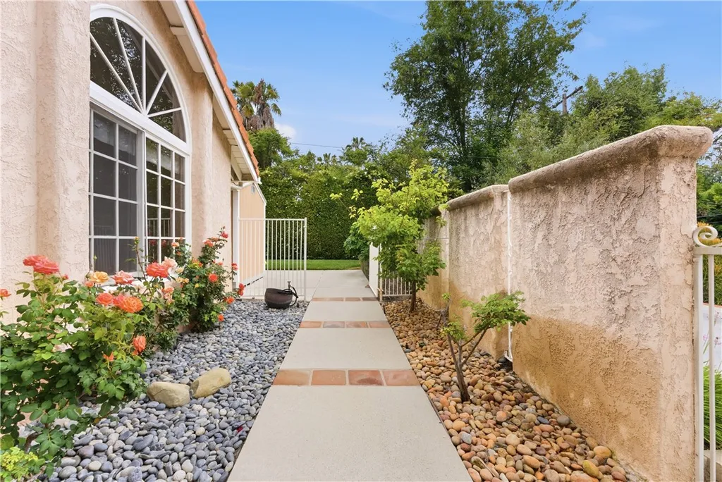 Additional image 50 of 19511 Rosita St, Tarzana, CA 91356
