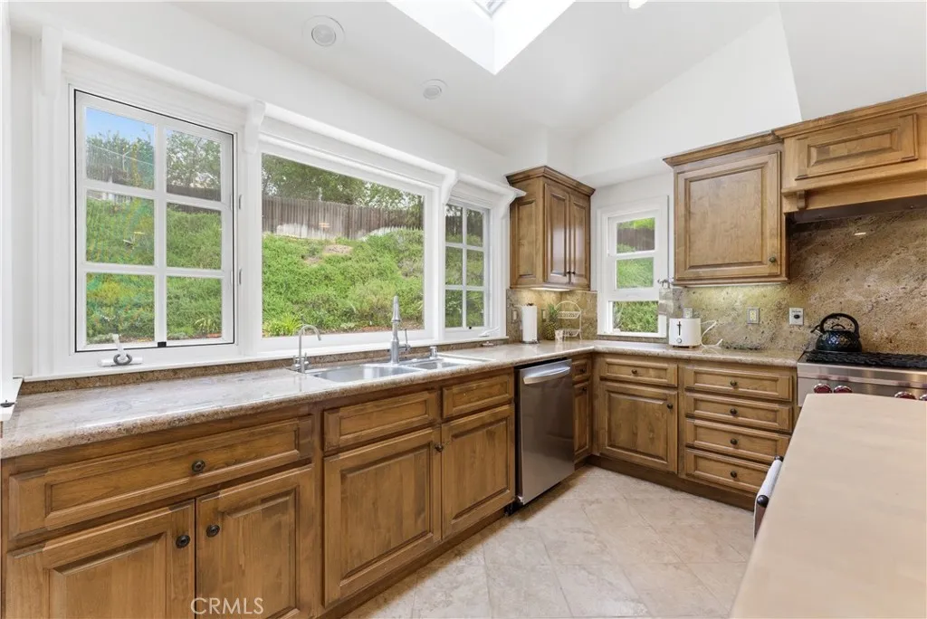 Additional image 19 of 19511 Rosita St, Tarzana, CA 91356