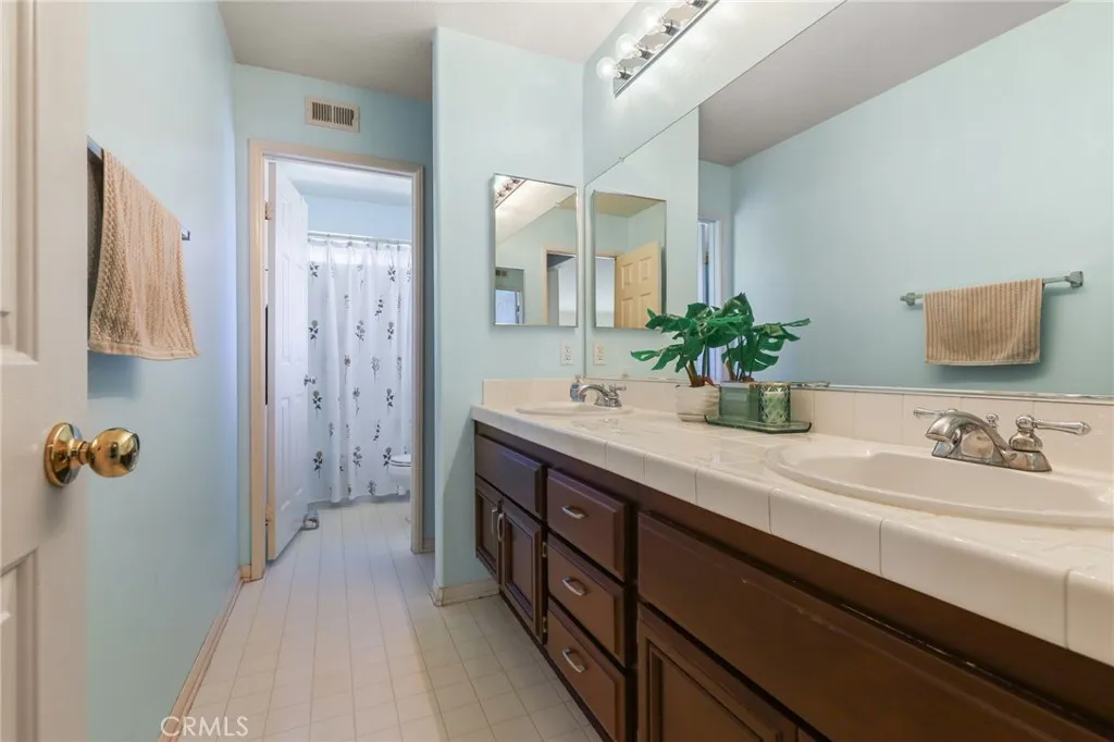 Additional image 92 of 14215 Everglades Court, Canyon Country, CA 91387