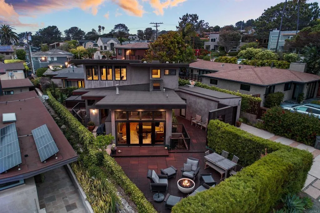 152 7th Street, Del Mar, CA 92014