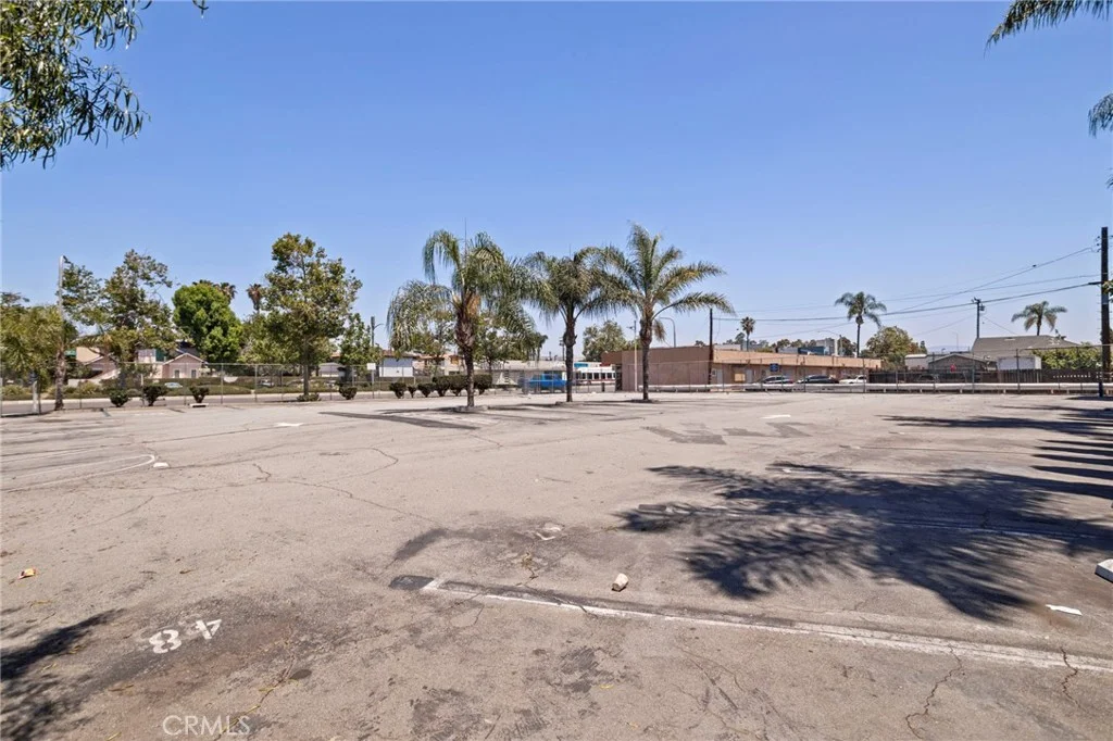 202 E 17th St, Santa Ana, CA 92706