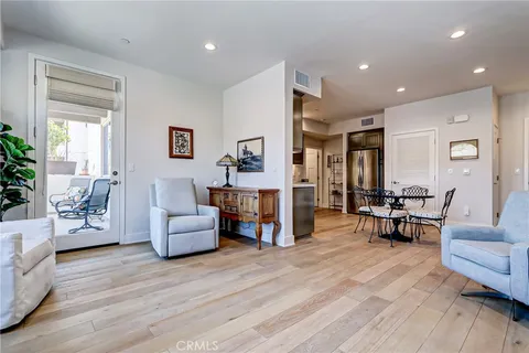 627 Deep Valley Drive Unit 114, Rolling Hills Estates, CA MLS: SB25008674