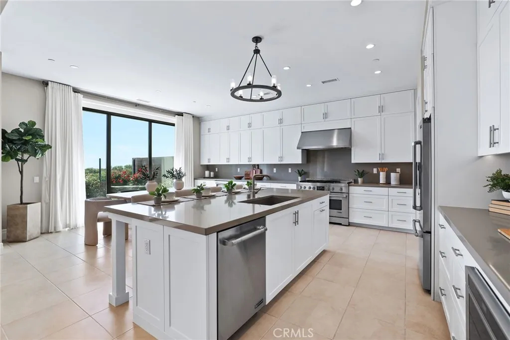 Additional image 15 of 154 Roscomare, Irvine, CA 92602