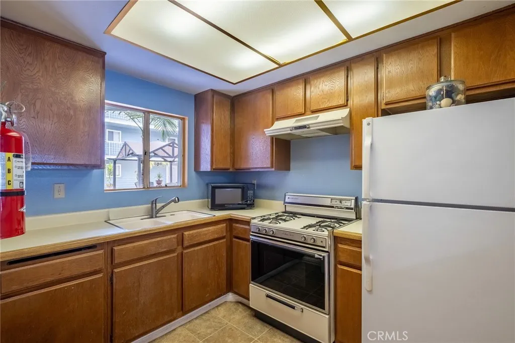 Additional image 28 of 955 E 3rd St Unit 202, Long Beach, CA 90802