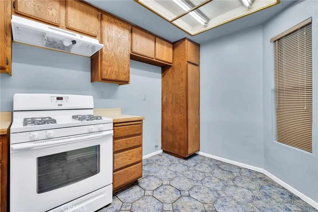 Additional image 44 of 955 E 3rd St Unit 202, Long Beach, CA 90802