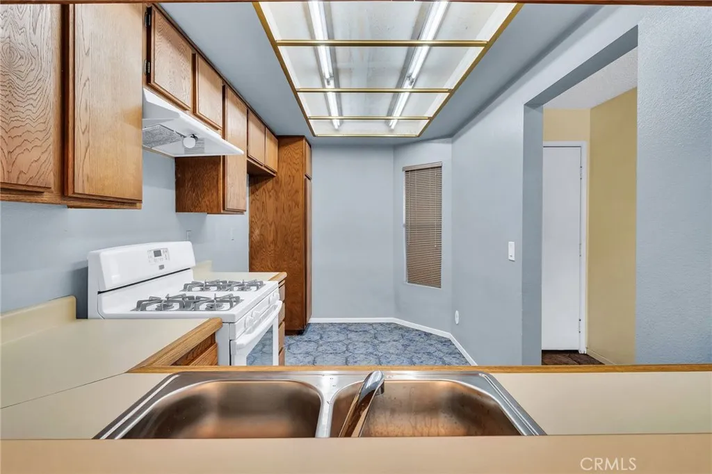 Additional image 45 of 955 E 3rd St Unit 202, Long Beach, CA 90802