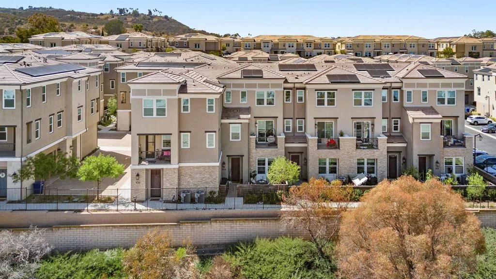 1227 Sunrise Vw Unit 104, San Marcos, CA 92078