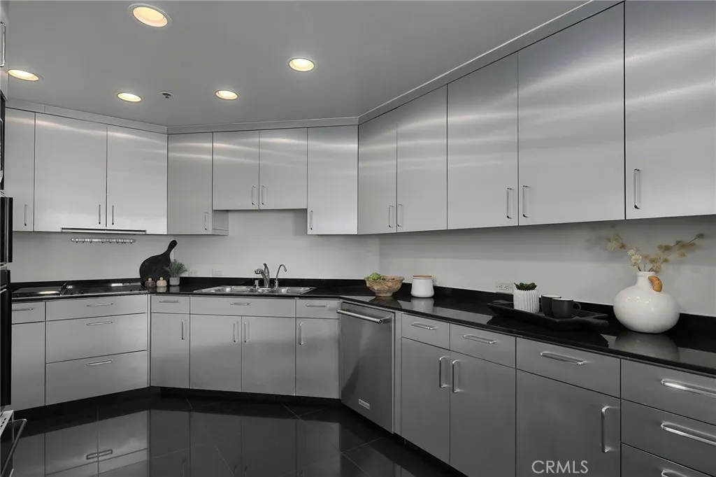 Additional image 46 of 10560 Wilshire Boulevard Unit 906, Los Angeles, CA 90024