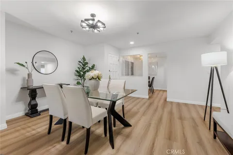 625 E Del Mar Boulevard Unit 106, Pasadena, CA MLS: WS25107286