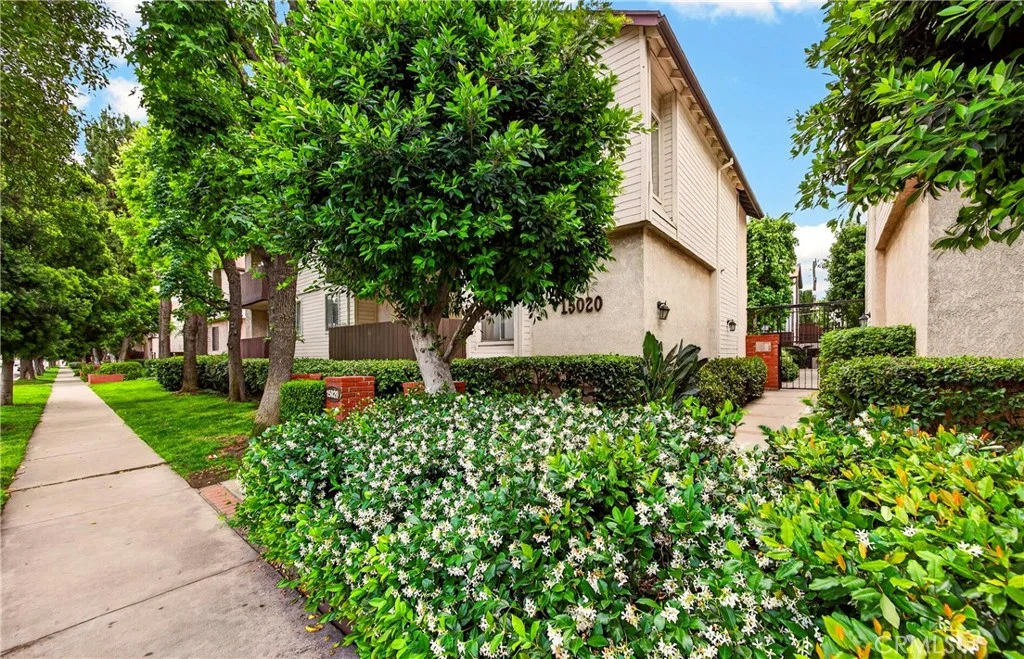 15020 Victory Blvd Unit 104, Los Angeles, CA 91411