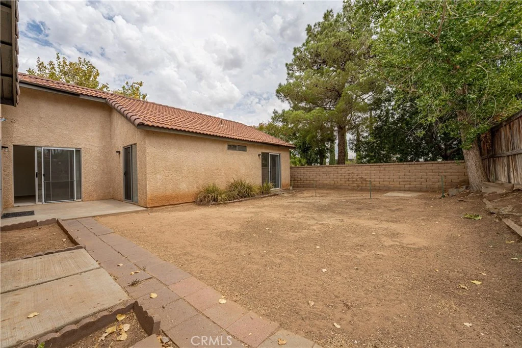 39370 Harvard Ln, Palmdale, CA 93551