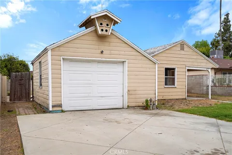 6701 Matilija Avenue, Van Nuys, CA MLS: GD25086305
