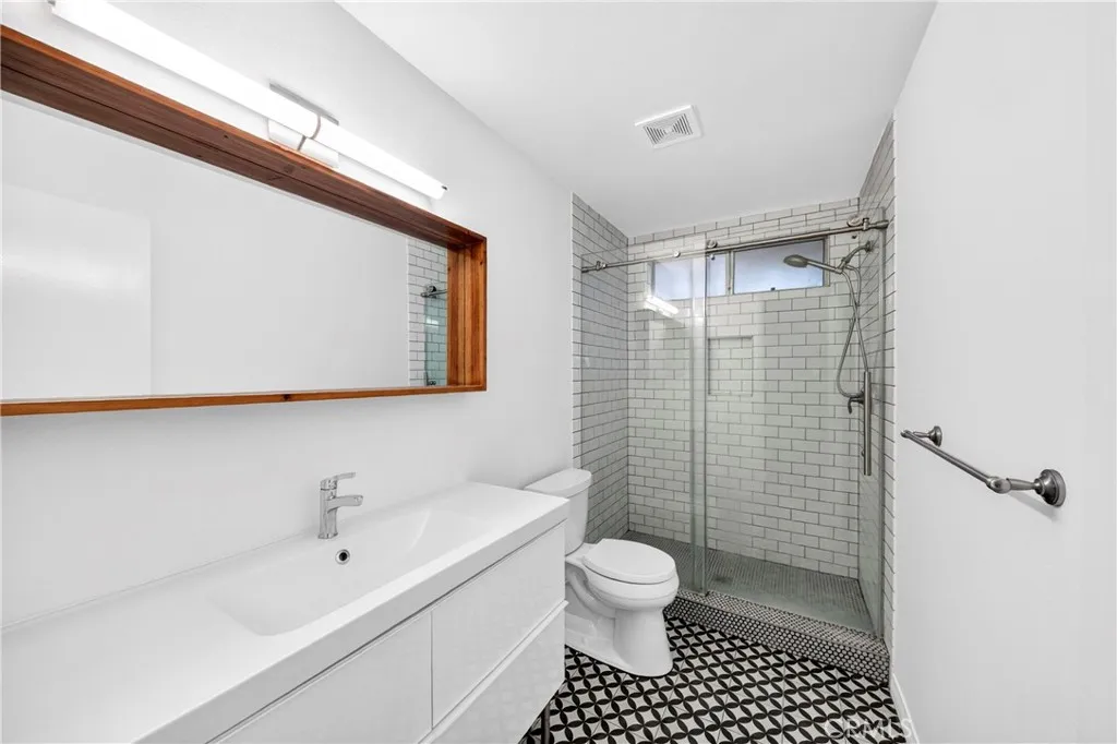 Additional image 13 of 15020 Victory Boulevard Unit 104, Van Nuys, CA 91411