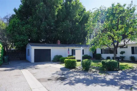 15382 Victory Boulevard, Van Nuys, CA MLS: SR25058077