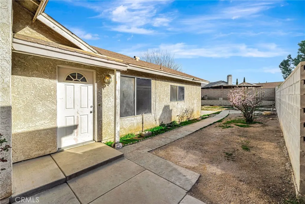 Additional image 3 of 2820 E Avenue S Ave S, Palmdale, CA 93550