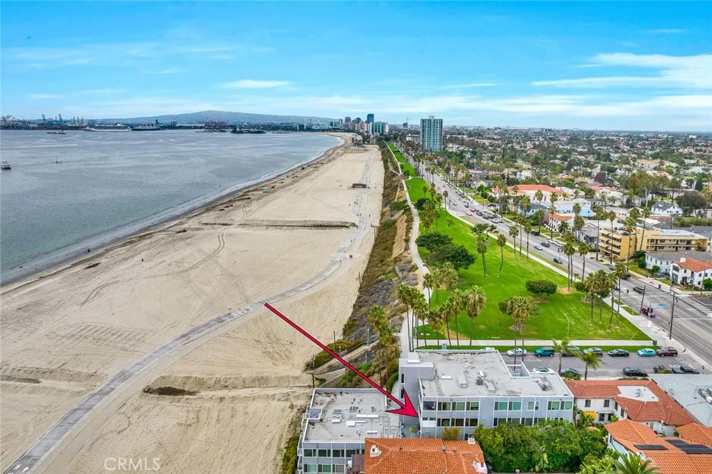 16 36th Place Unit F, Long Beach, CA 90803