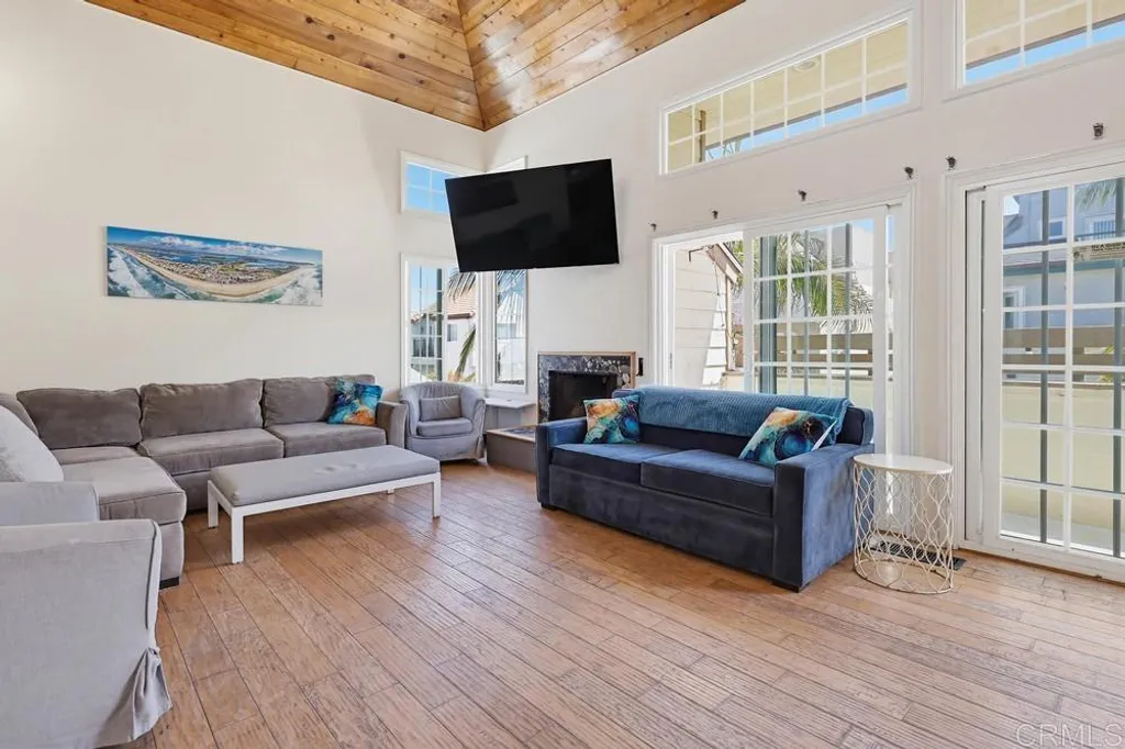 Additional image 10 of 728 Jamaica Court, San Diego, CA 92109
