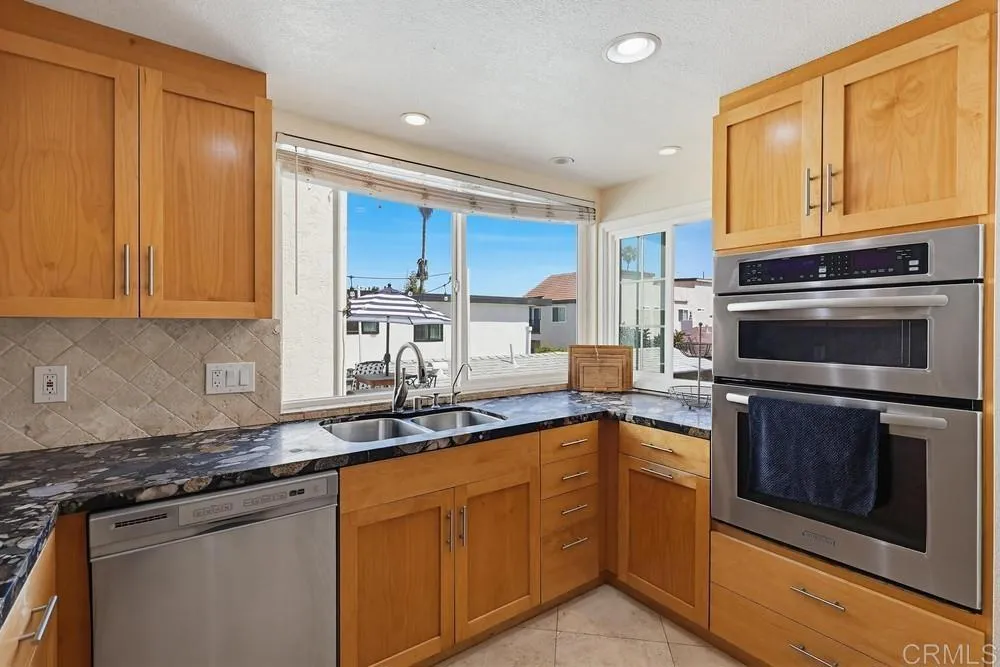 Additional image 100 of 728 Jamaica Court, San Diego, CA 92109