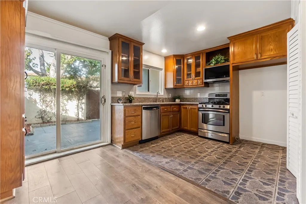 Additional image 33 of 23550 S Western Ave. Unit B, Harbor City, CA 90710