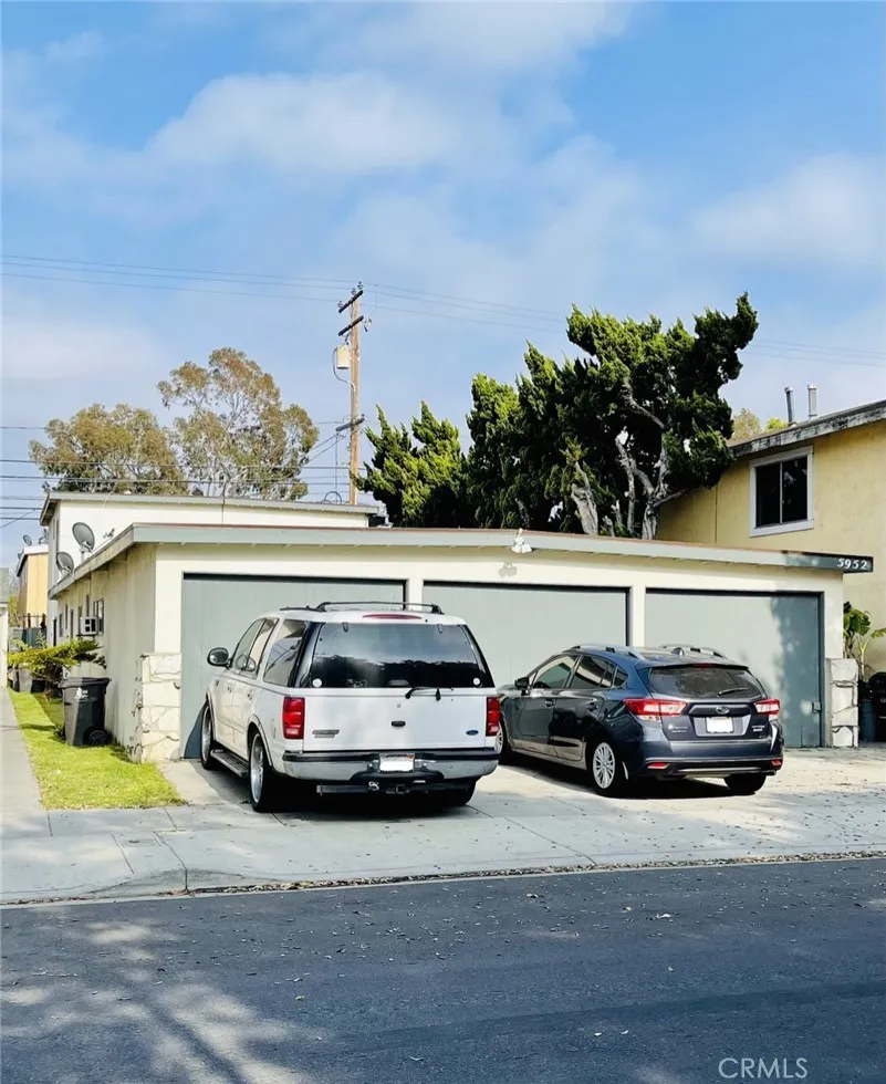 5952 LINDEN AVE  