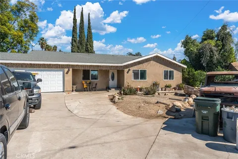 6685 Del Rosa Avenue, San Bernardino, CA MLS: CV25042914